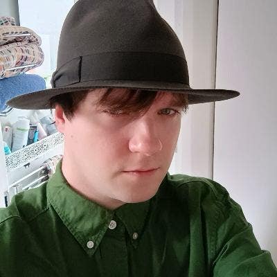 32 year old Male seeks a single or double room Main Photo