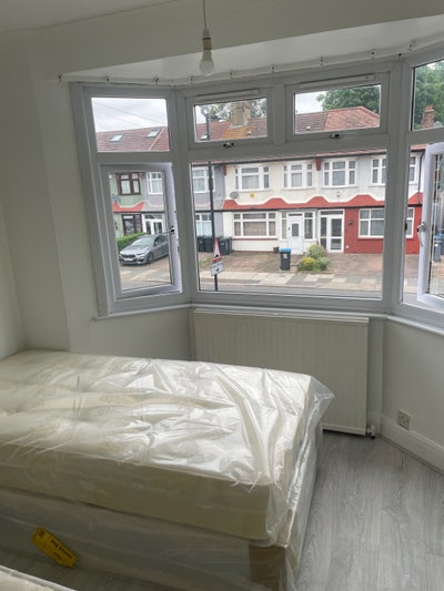 Suspicious double room Main Photo