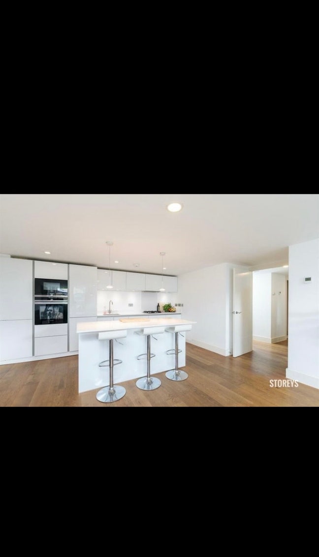 Large En-Suite Double with Balcony Shoreditch Main Photo