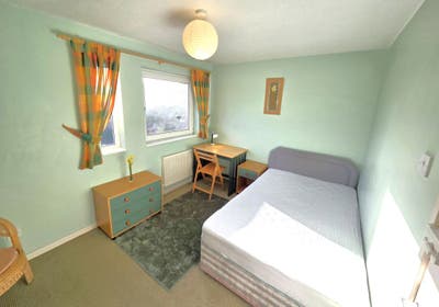 Lovely Light Double Room -  Great access for CMK Main Photo