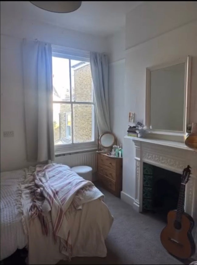 Clapham South Double Bedroom  Main Photo