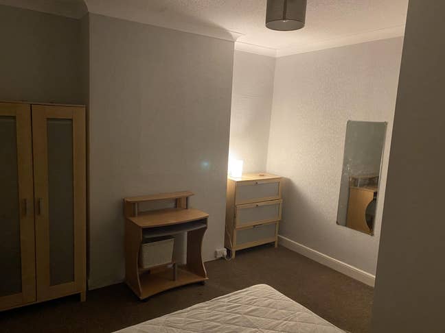 Large Double Room Main Photo