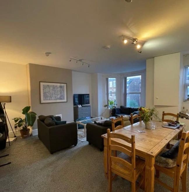 Looking for 2 housemates in West Didsbury  Main Photo