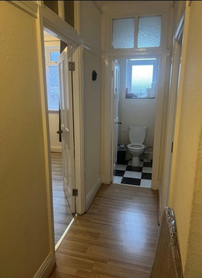 Flat of three girls looking for a new flatmate! Main Photo