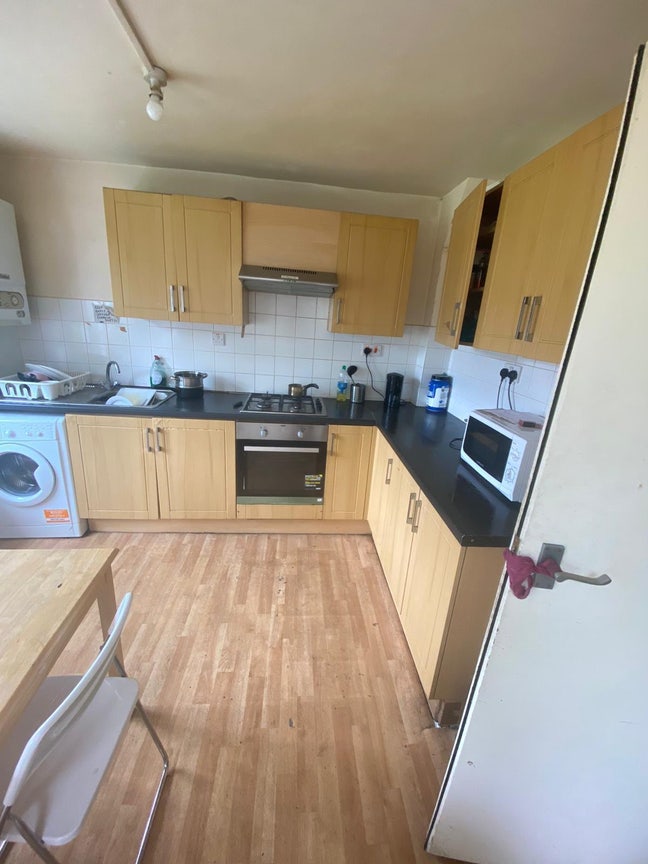 BOX ROOM - Short, flexible or long stay? Main Photo