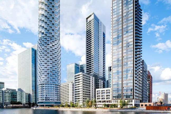 Large Master En-Suite with Balcony-Canary Wharf!! Main Photo