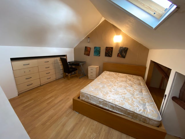 2 Huge Single Rooms 10 Mins from Thameslink Main Photo