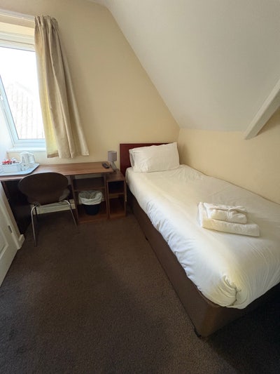 Serviced single room  Main Photo