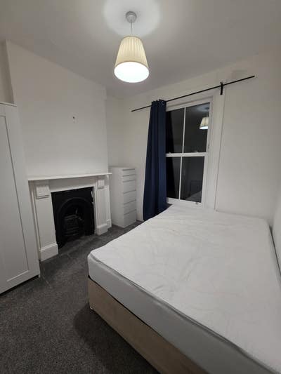 Double bedroom - Zone 2 - All Bills included! Main Photo