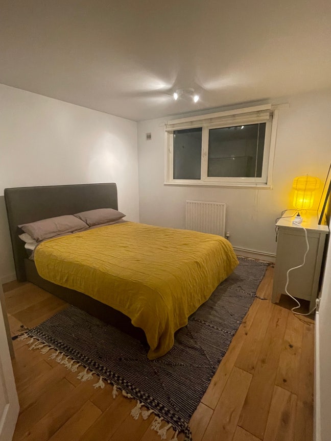 Double room in E15 Main Photo