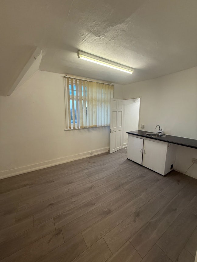 Stunning studio self contained studio  Main Photo