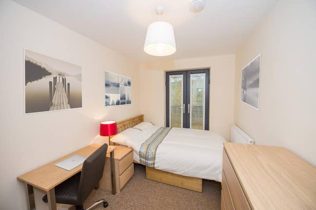 Double En-suite | 12 mins Walk Town | Parking 🏡 Main Photo