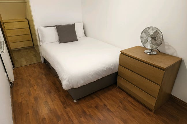 Double Room Available now all bills incl. Main Photo