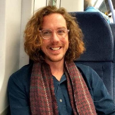 I am a professional male aged 39. I am lookin... Main Photo