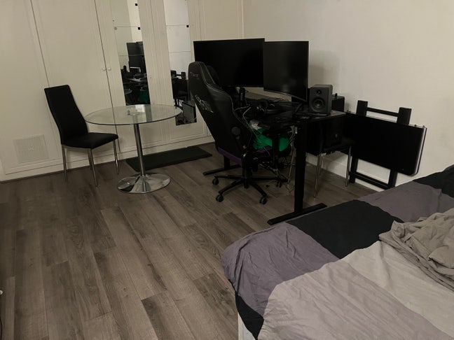 Bright & Spacious Double Room with Private Patio Main Photo