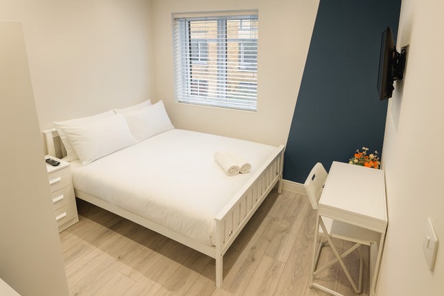 Flexible Stays No Long Contract No Checks Move Now Main Photo