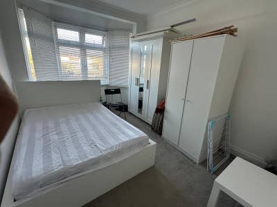Double Room to Rent in Clayhall (Redbridge) IG5 Main Photo