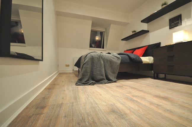 ❤Cosy Double Bed! Patio! Furnished! No Fees!❤ Main Photo