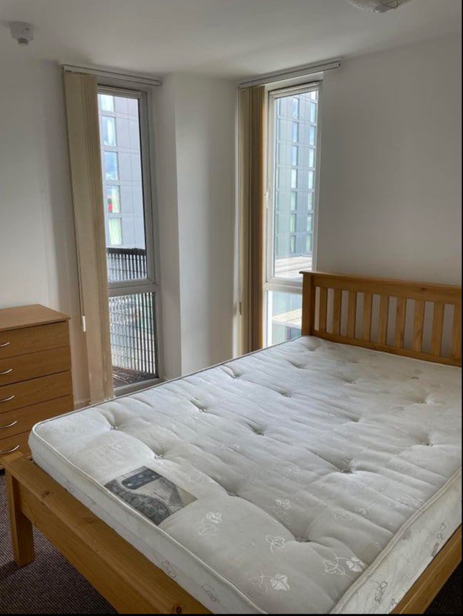 Female Wanted for 2 Bedroom Flat Near Campus Main Photo