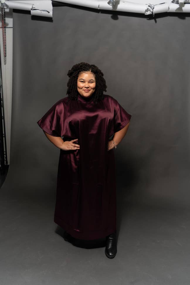 Professional Female seeks a single or double room Main Photo