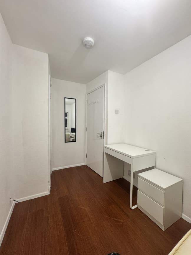 Single Room available close to Collage Lane campus Main Photo