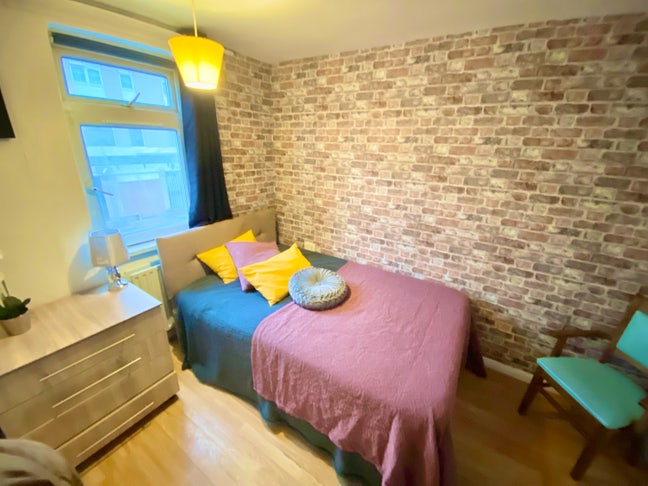 Fantastic Double Room available in Island Gardens Main Photo