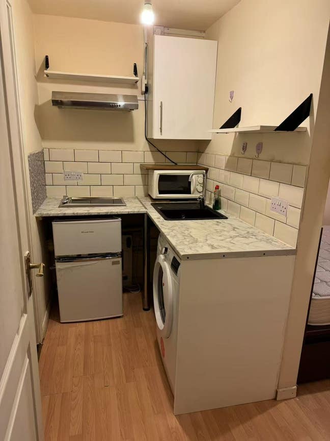 Ground FLoor Studio SE14 5DN Main Photo