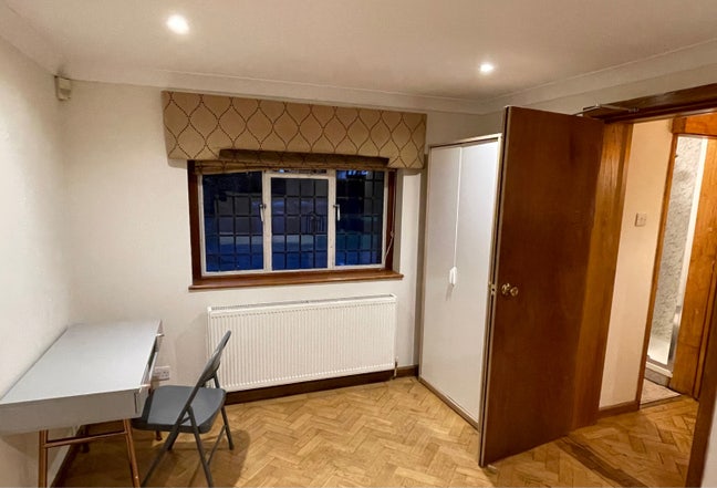 Spacious ensuite room available, Milton Rd Main Photo