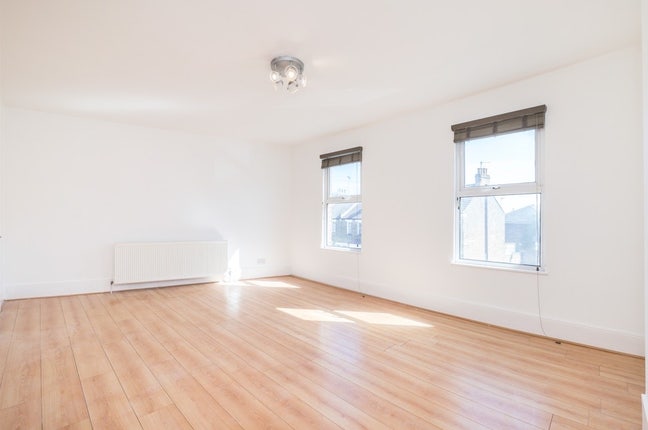 URGENT: Two Rooms Available in Blackheath Main Photo