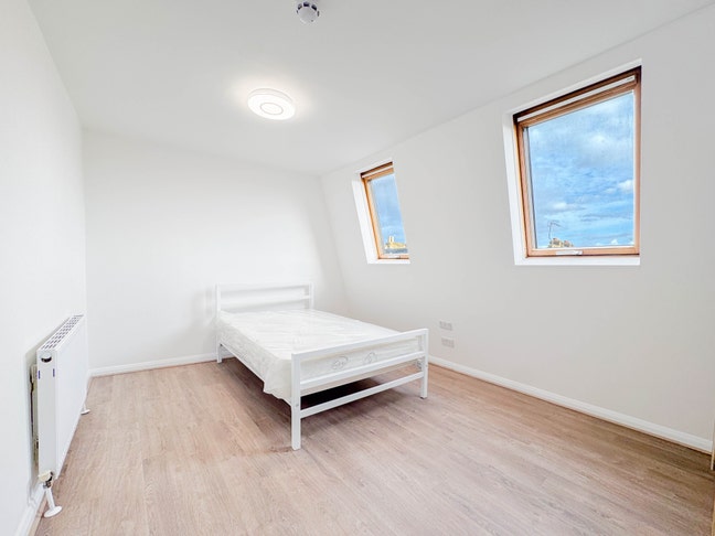 A beautiful first floor room to rent in NW5 Main Photo