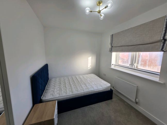 Two Bedrooms Available for Rent Main Photo