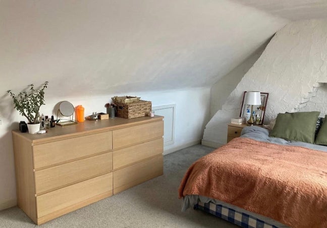 Beautiful Attic Room in Colliers Wood Main Photo