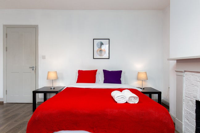 Double Rooms in Shared House – RM19 🏠 Purfleet Main Photo