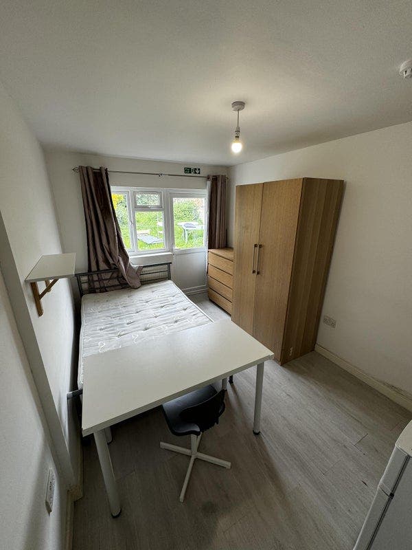 Lovely Studio. Bills Included. Hounslow. A++ Main Photo