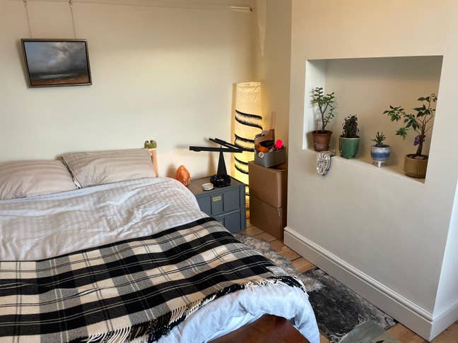 Bright room in newly renovated Bedminster house Main Photo