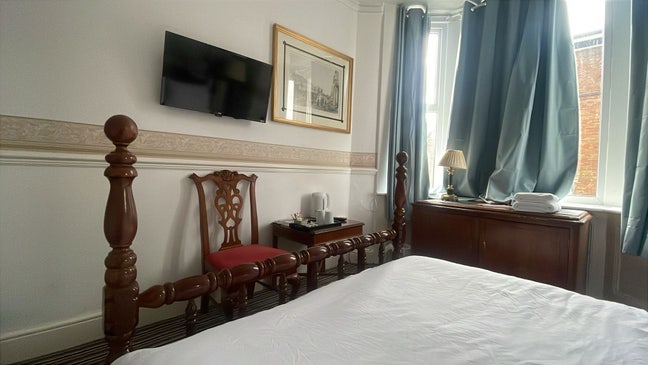 Double with private bathroom  Main Photo