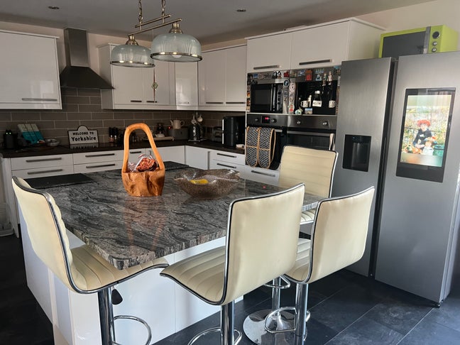 Beautiful Home With great Facilities Main Photo