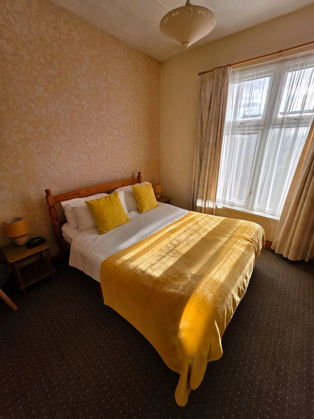 Lovely Clean Rooms near the beach Main Photo