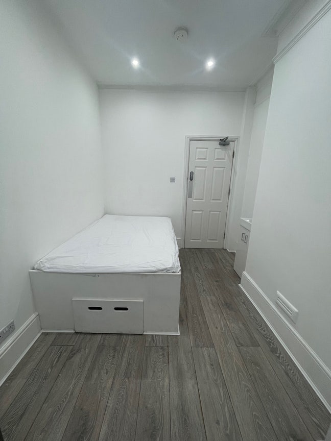 Ground Floor Double Room - All bills Incl!!! RG1  Main Photo