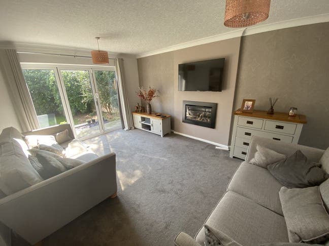 5 Bed Property available. Main Photo