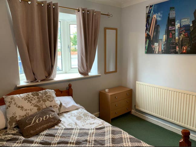 📍 Large Double Room w/ parking Main Photo