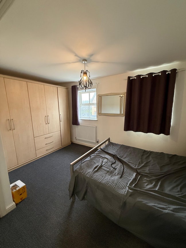 2 Lovely Double Rooms Available in the Same House! Main Photo