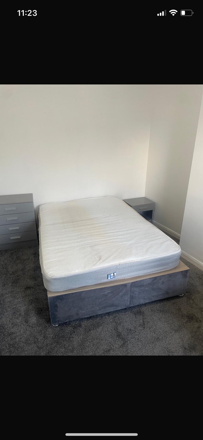 Sunny Double Room next to Hospital - All bills inc Main Photo