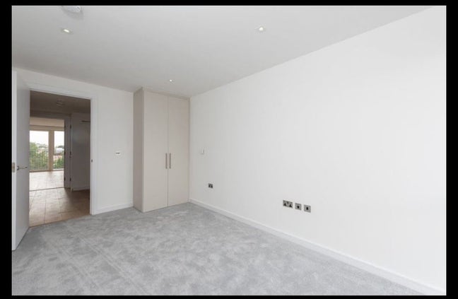 Flat to rent in shared 2-bed  Main Photo