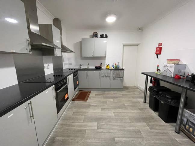 Ensuite Double Room with all bill included   Main Photo