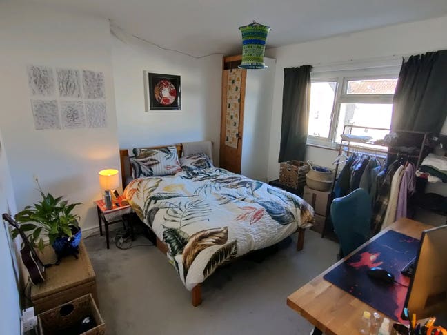 Master bedroom in Bedminster w/ garden & storage   Main Photo