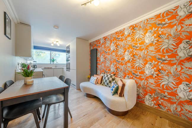 *Beautifully Refurbished Flat with Living Room* Main Photo