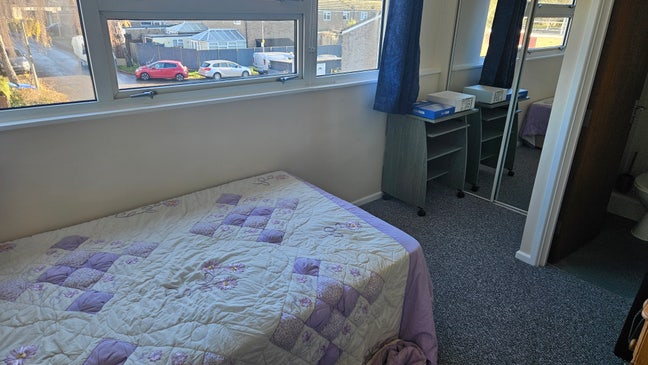 Double room available in licenced HMO Main Photo