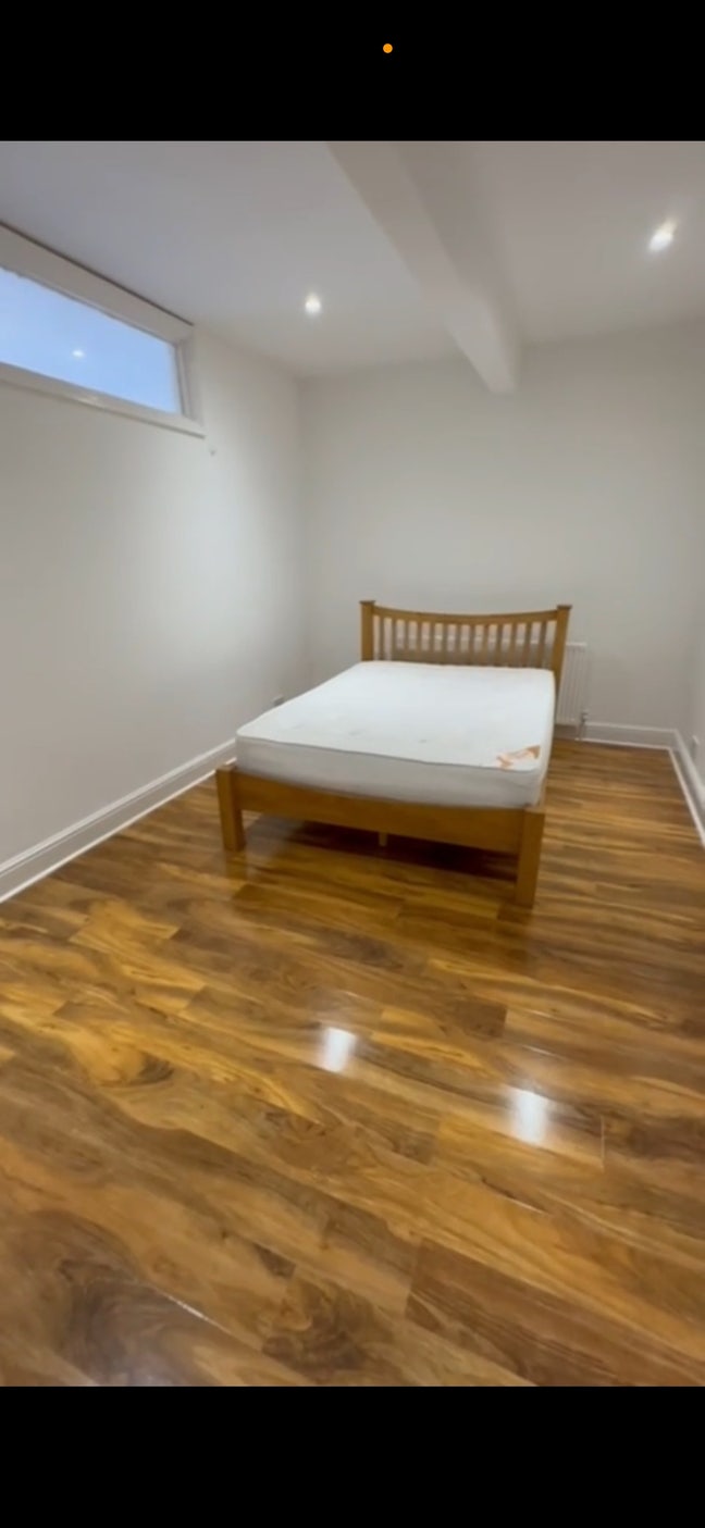 Share double room available room in zone 2 Main Photo