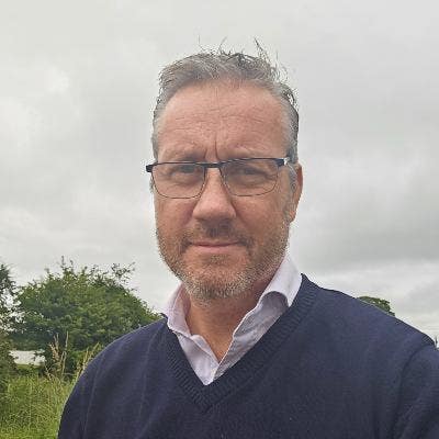 Professional Male seeks a double room Main Photo